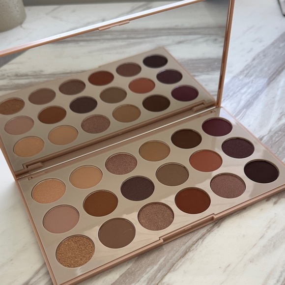 NEW Morphe Truth or Bare Neutral Eyeshadow Palette - Picture 2 of 4